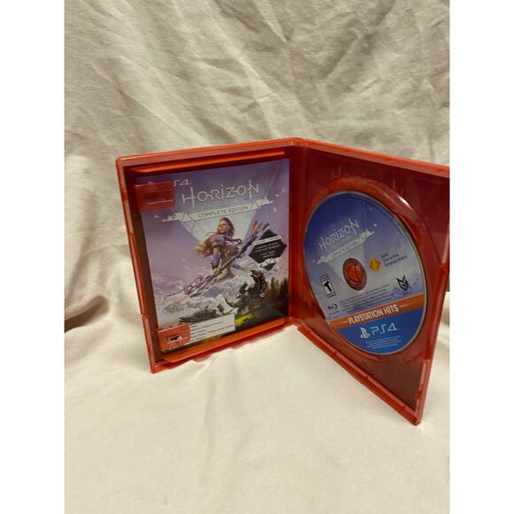 PlayStation 4 - Horizon: Zero Dawn - Complete Edition [PS Hits] - CIB - Picture 2 of 4